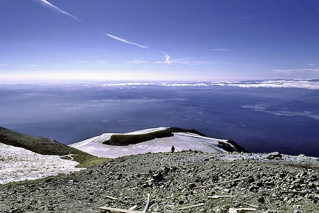 http://contrailscience.com/skitch/Mount_Adams_Summit_%7C_Flickr_-_Photo_Sharing%21-20101107-081148.jpg